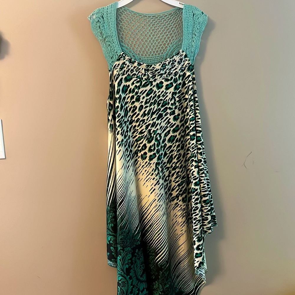 Model France tunic dress